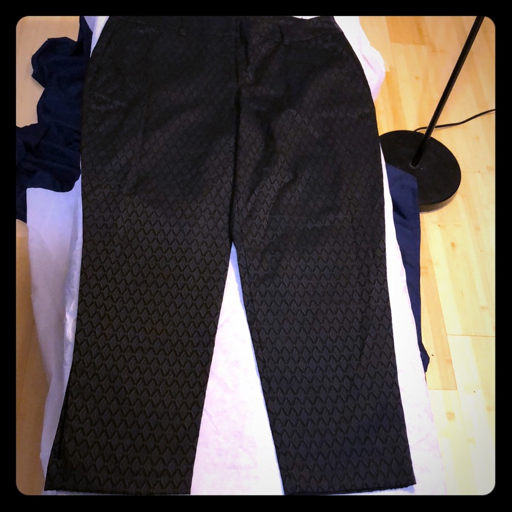 Diamond print dress capris.